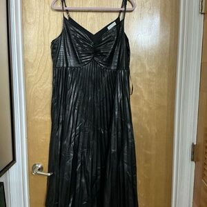 Sofia by Sofia Vergara faux leather Black Pleated Midi Dress size XXL (20)